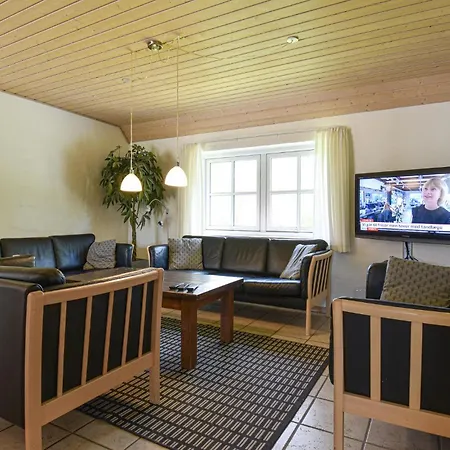 Дом отдыха Gorgeous In Ulfborg With Sauna *